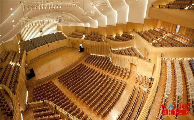 20厚乒乓球館木地板多少錢一平米？