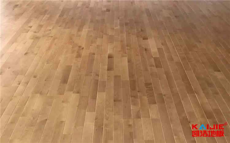 松木籃球地板防潮注意事項