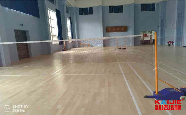 室內(nèi)羽毛球場(chǎng)木地板做法