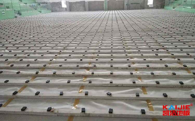 常見的風(fēng)雨操場(chǎng)實(shí)木運(yùn)動(dòng)地板怎么安裝