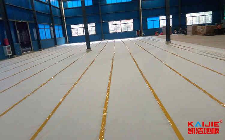 常見的風(fēng)雨操場(chǎng)木地板多少錢