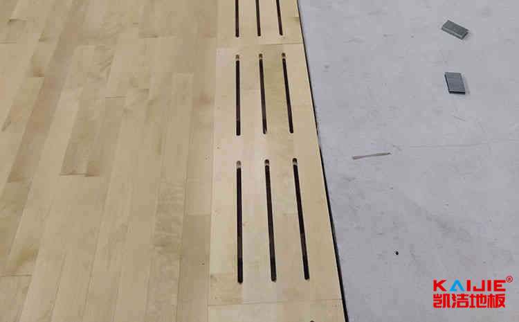 常用的舞臺(tái)實(shí)木地板多少錢