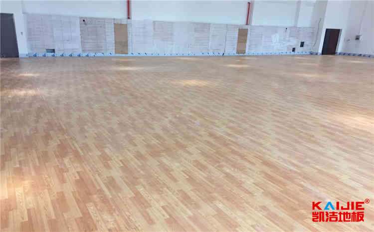 籃球木地板結(jié)構(gòu)都是由什么組成的——實木運動地板