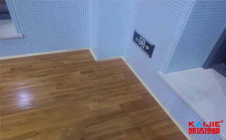 內(nèi)蒙古楓木體育地板品牌**