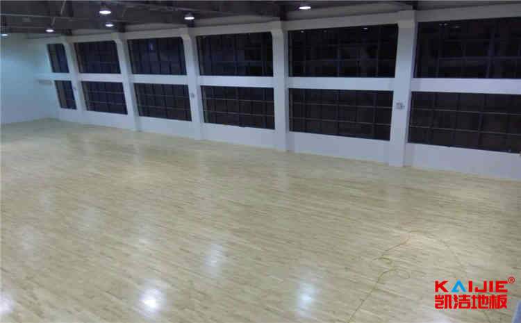 體育館木地板購買時需要注意什么——體育場地板價格